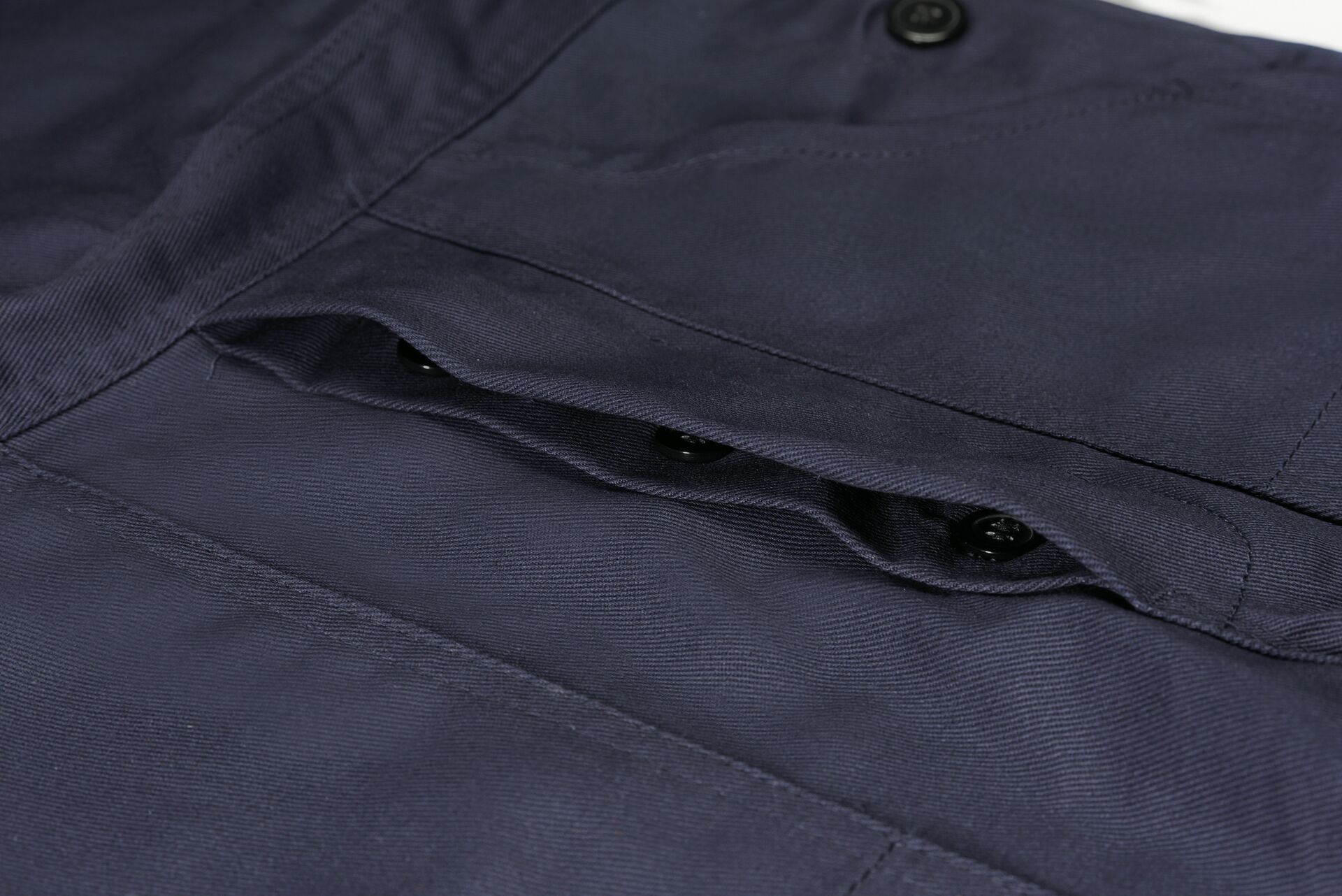 BW270_Latzhose_Detail1.jpg